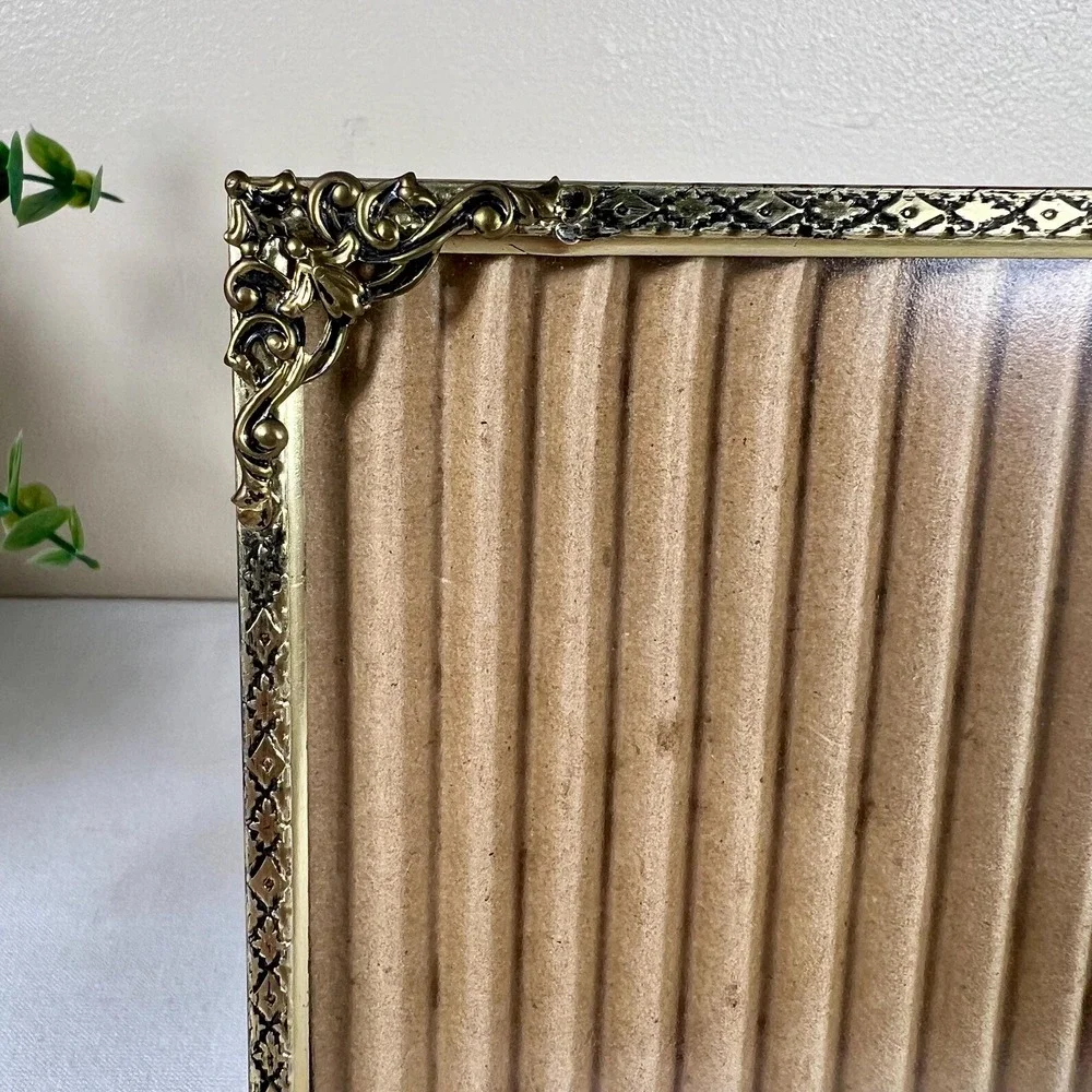 Vintage Gold Metal Ornate Picture Frame | 5x7